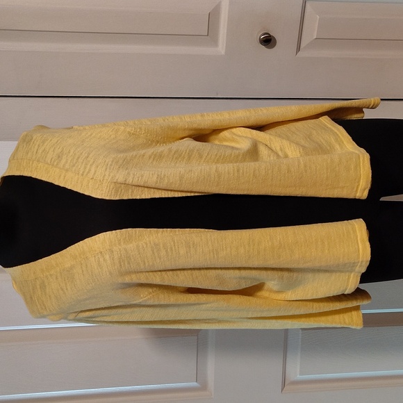Spring Time Yellow Cardigan - Picture 3 of 6